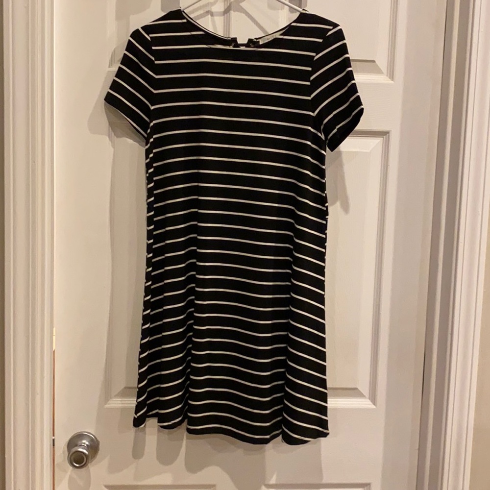 Women’s top. Like new. Smoke free home.